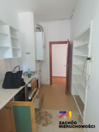 Przestronny Lokal W Centrum Na 1 PiĘtrze.